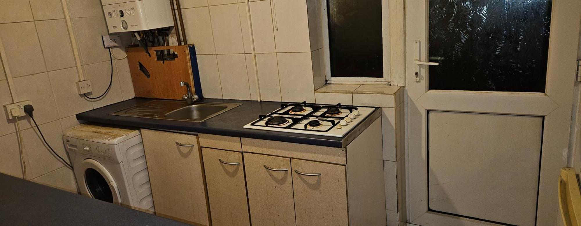 No Frills & Nothing Fancy 1 Bed Centre * Cardiff