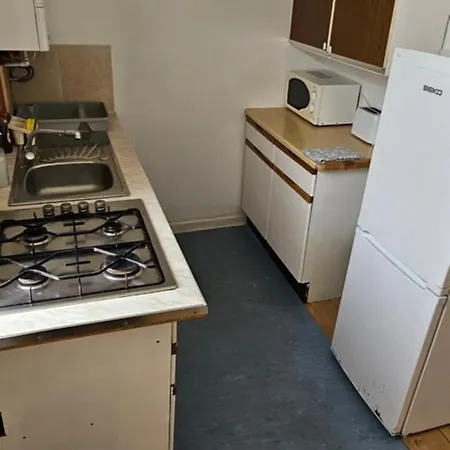 No Frills & Nothing Fancy 1 Bed Studio City Centre Cardiff Exterior photo